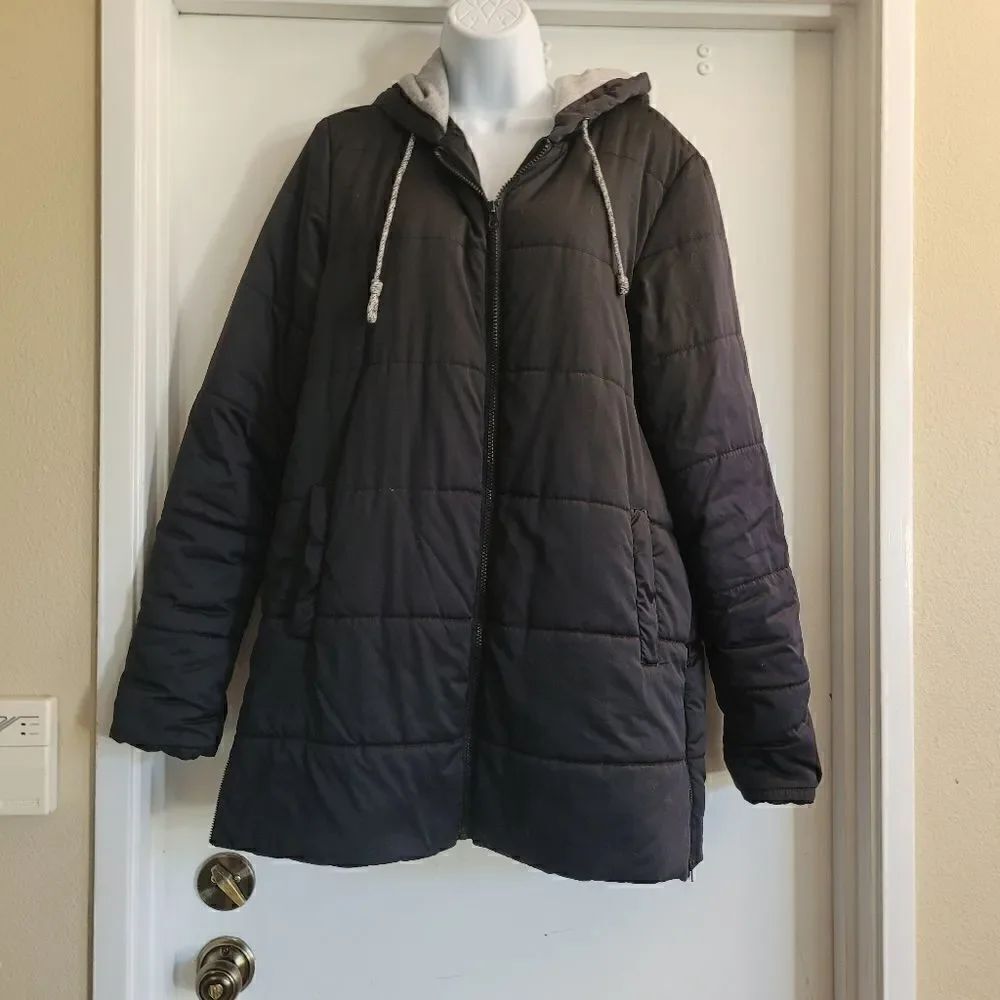 Fabletics black puffer puffin hooded jacket